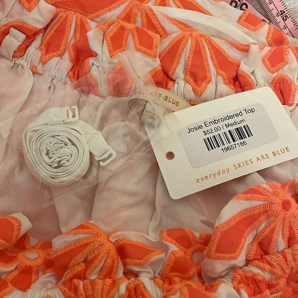 Skies are blue women’s blouse Large top shirt embroidered off shoulder Josie nwt - Picture 6 of 7